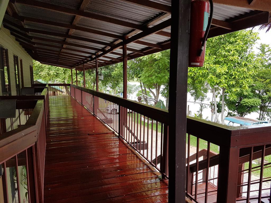 Aajam Riverfront Rooms Kanchanaburi Luaran gambar